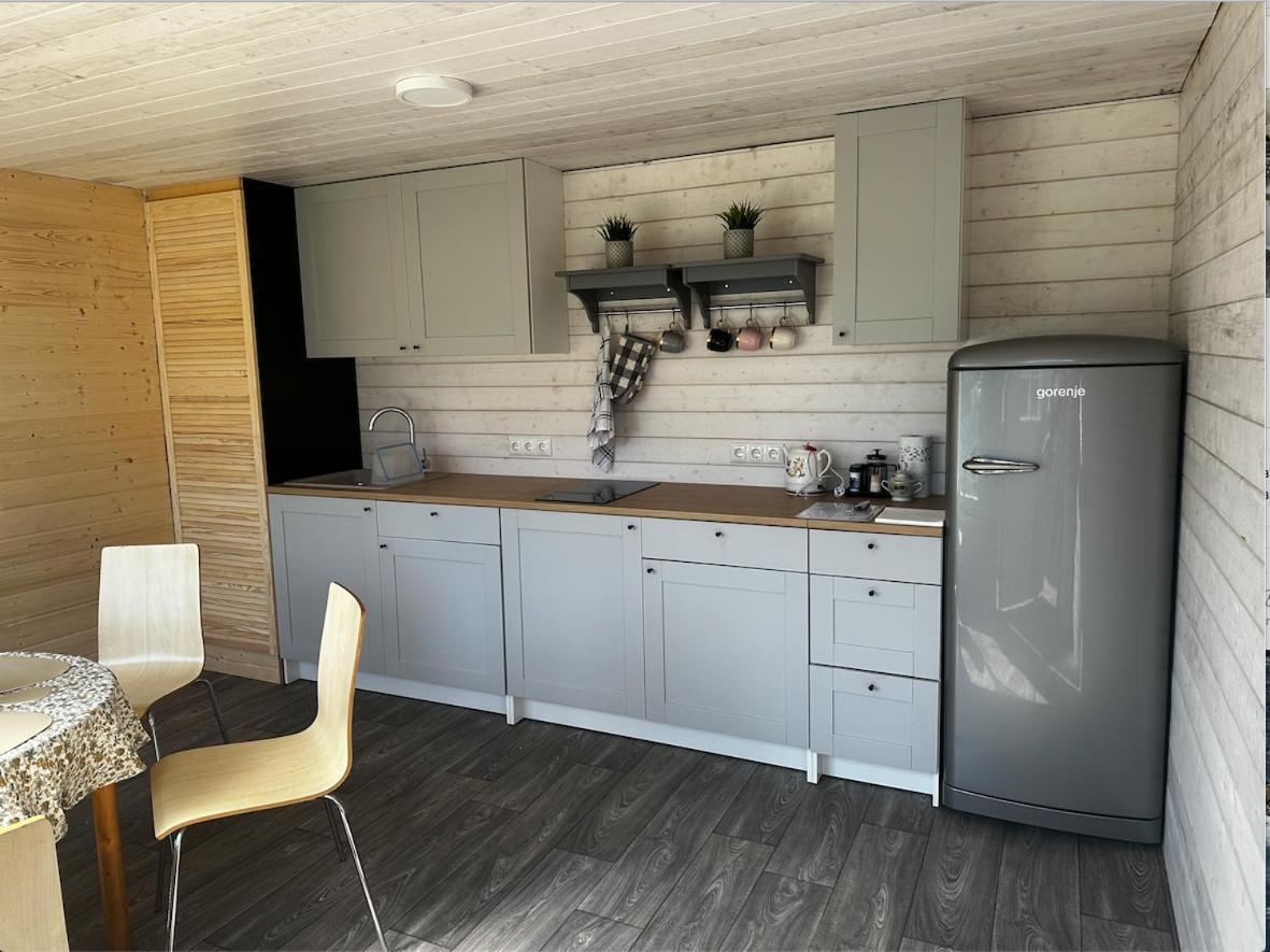 Hede Suvemajad/summer Campsite Parnu